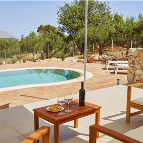 4 bedroom villa with pool, Castellammare del Golfo, sleeps 8-9